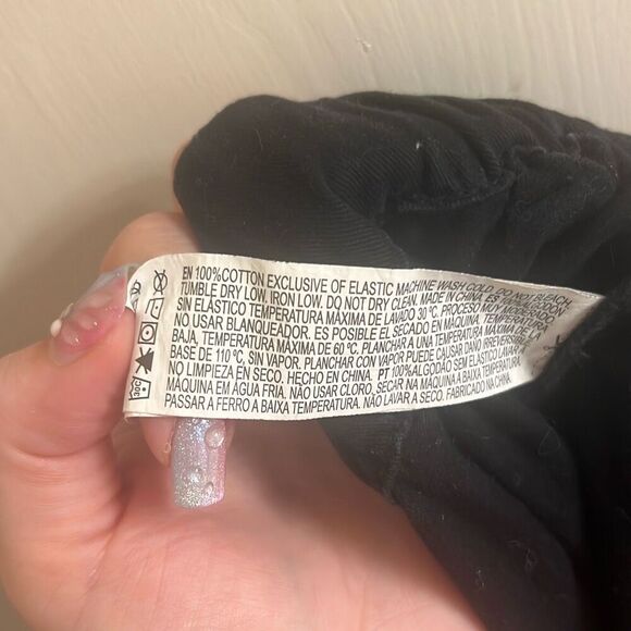 ✨FOREVER 21 Black Regular Fit Solid Sz Large Joggers✨ - Picture 8 of 8